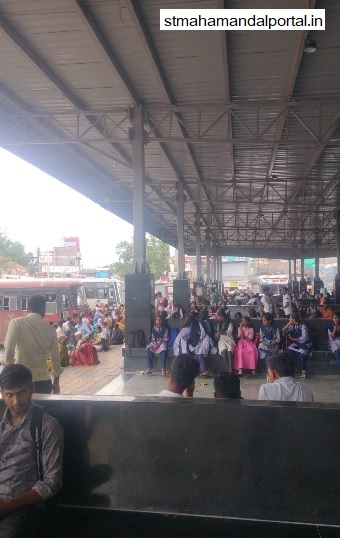 msrtc shevgaon bus stand waiting area